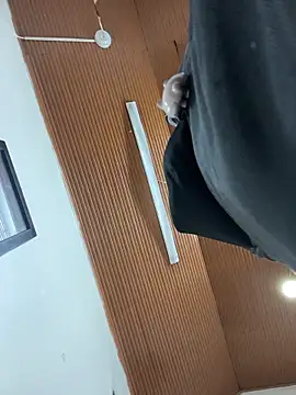 karlamorris  online show from January 31, 7:12 pm