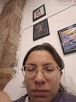 karlamorris  online show from October 28, 1:43 pm