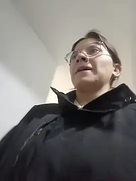 karlamorris  online show from October 25, 5:13 pm