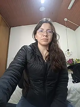 karlamorris  online show from December 17, 1:27 pm