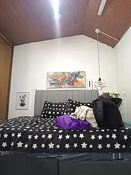 karlamorris  online show from January 15, 1:36 pm