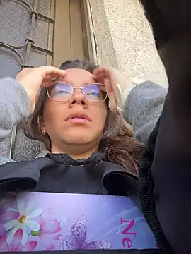 karlamorris  online show from February 5, 1:51 pm