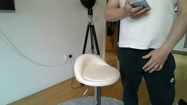 Nizzlivecam online show from March 29, 11:23 am