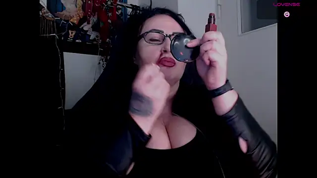 NannaGlossa online show from November 23, 11:20 am