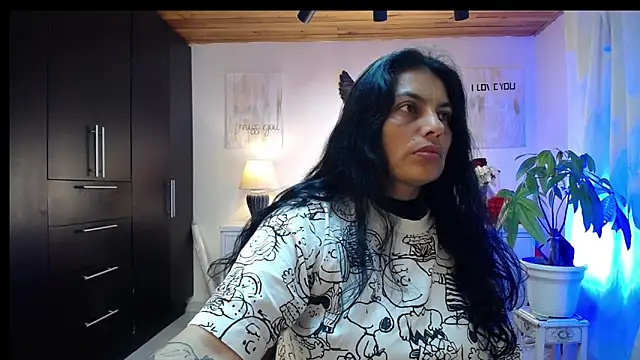 Lust Mom41 online show from September 20, 11:32 pm