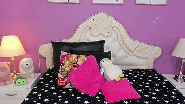 AlanaJones1 online show from June 3, 4:02 am