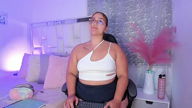 LeahxBarker online show from May 22, 1:47 am