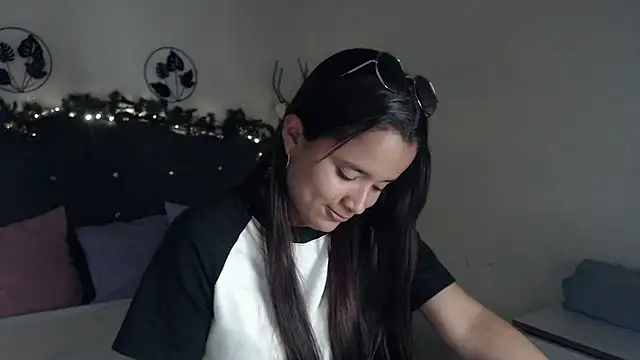 Snapshot of mia_sweetdc chatting on December 13, 7:10 pm mia sweetdc online show from December 13, 7:10 pm