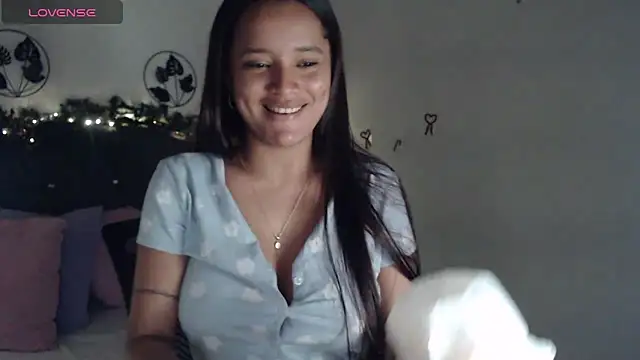 Snapshot of mia_sweetdc chatting on December 12, 9:15 pm mia sweetdc online show from December 12, 9:15 pm