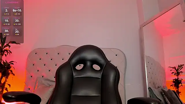 renee shelby  online show from March 8, 10:24 pm