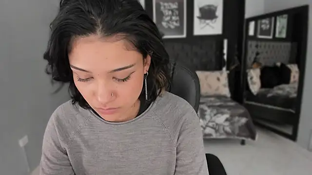 Snapshot of renee_shelby_ chatting on February 3, 8:14 pm renee shelby online show from February 3, 8:14 pm