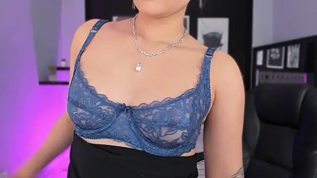 renee shelby  online show from March 10, 8:46 pm