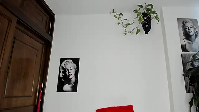 Snapshot of Andrea_Williams_ chatting on November 14, 1:26 pm Andrea Williams online show from November 14, 1:26 pm