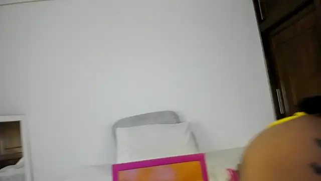 Snapshot of Andrea_Williams_ chatting on February 16, 11:50 pm Andrea Williams online show from February 16, 11:50 pm