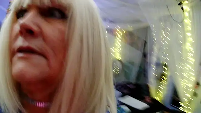 juscjen online show from February 1, 9:40 am