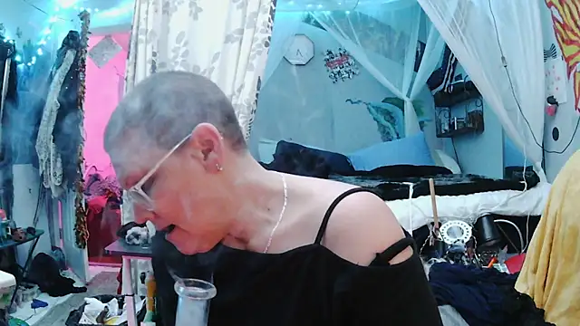 juscjen online show from February 13, 12:27 pm