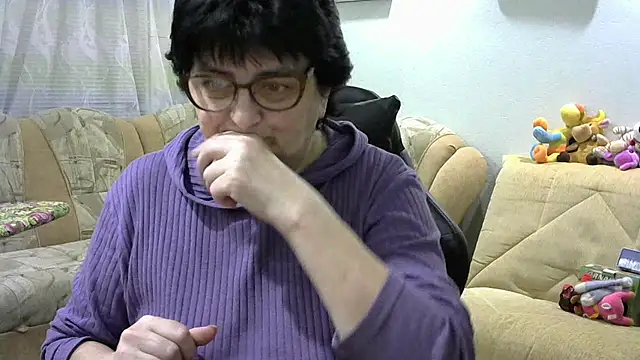 Snapshot of IsXLoves chatting on February 17, 5:21 pm IsXLoves online show from February 17, 5:21 pm