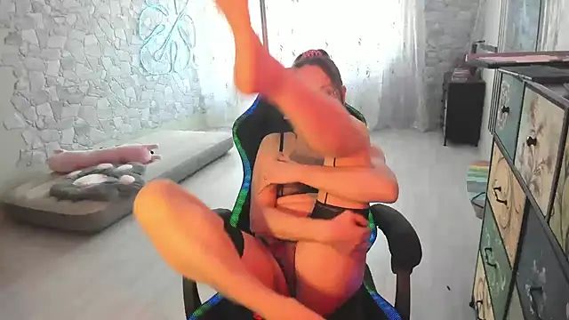 JessicaFamee online show from April 12, 9:01 am