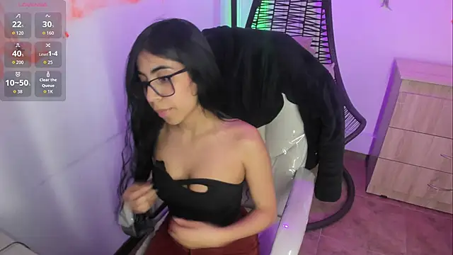 lunitaa18 online show from November 4, 9:18 pm