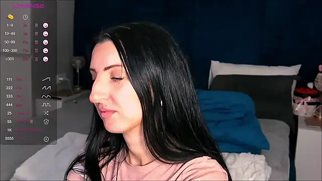 Alexa Clarks online show from December 3, 5:17 pm