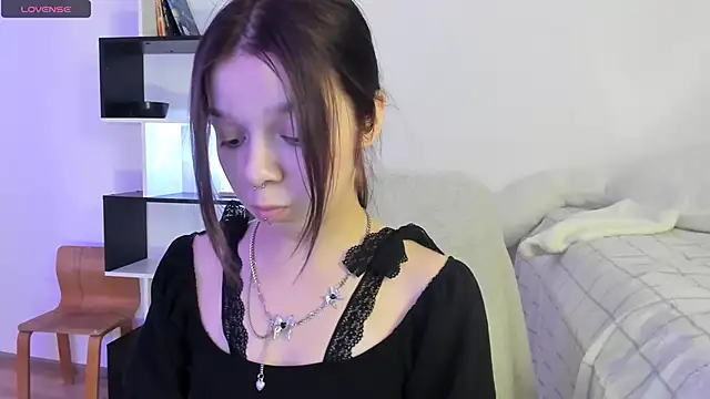 Snapshot of crystal_lilith chatting on February 10, 8:53 pm crystal lilith online show from February 10, 8:53 pm