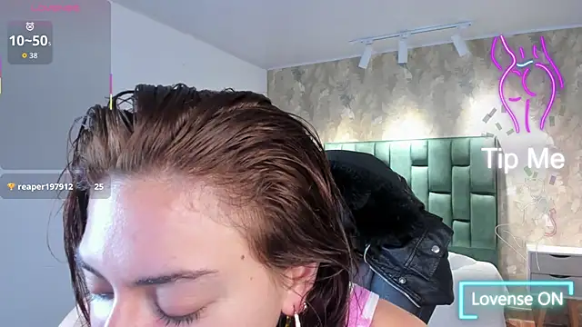 Snapshot of april_dumont chatting on November 21, 12:04 pm april dumont online show from November 21, 12:04 pm