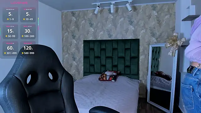 Snapshot of april_dumont chatting on November 28, 1:44 pm april dumont online show from November 28, 1:44 pm