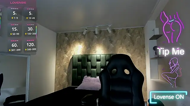 Snapshot of april_dumont chatting on January 14, 11:36 am april dumont online show from January 14, 11:36 am