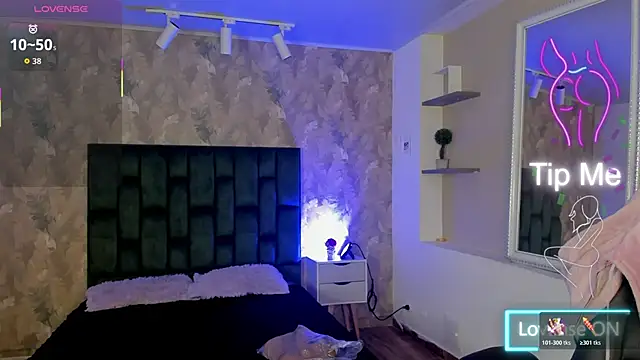 Snapshot of april_dumont chatting on January 9, 11:39 am april dumont online show from January 9, 11:39 am