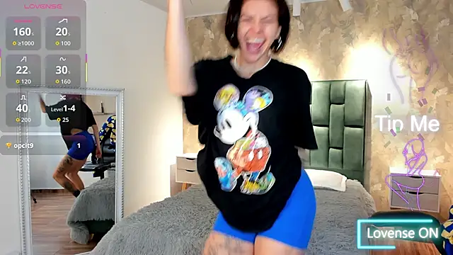 Snapshot of april_dumont chatting on November 10, 11:37 am april dumont online show from November 10, 11:37 am