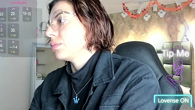 Snapshot of april_dumont chatting on October 28, 11:20 am april dumont online show from October 28, 11:20 am