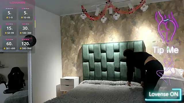 Snapshot of april_dumont chatting on October 27, 11:44 am april dumont online show from October 27, 11:44 am