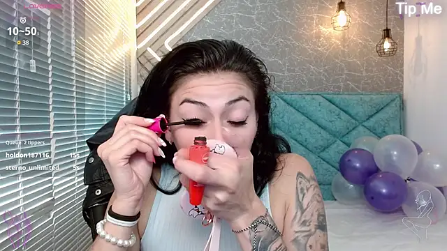 april dumont online show from March 18, 3:44 pm