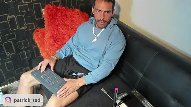 Snapshot of george__69 chatting on March 15, 5:59 pm george 69 online show from March 15, 5:59 pm