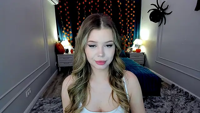 FollowLovee online show from October 28, 7:35 pm