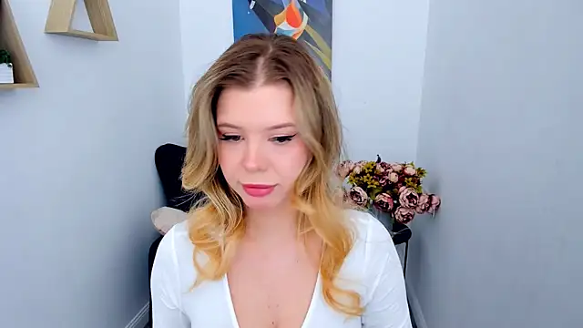 FollowLovee online show from February 24, 6:42 pm