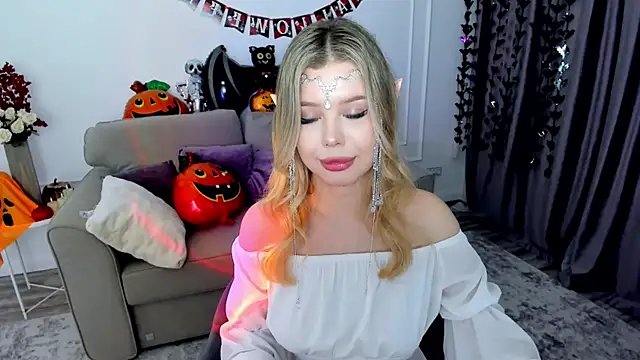 FollowLovee online show from October 31, 5:42 pm