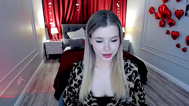 FollowLovee online show from February 9, 7:45 pm