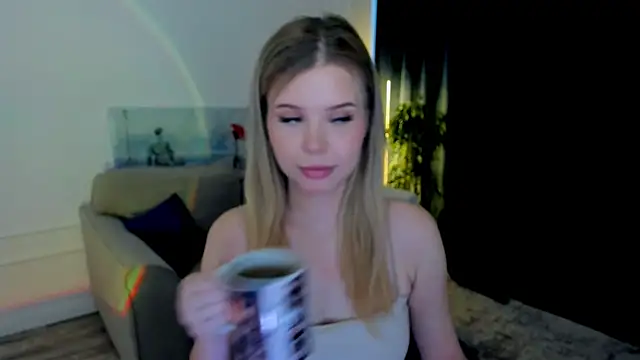 FollowLovee online show from May 20, 4:20 am