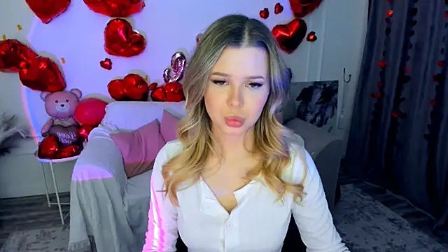 FollowLovee online show from February 6, 3:35 am