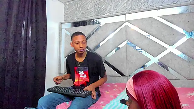 Snapshot of EvaxEmma chatting on February 26, 1:32 pm EvaxEmma online show from February 26, 1:32 pm