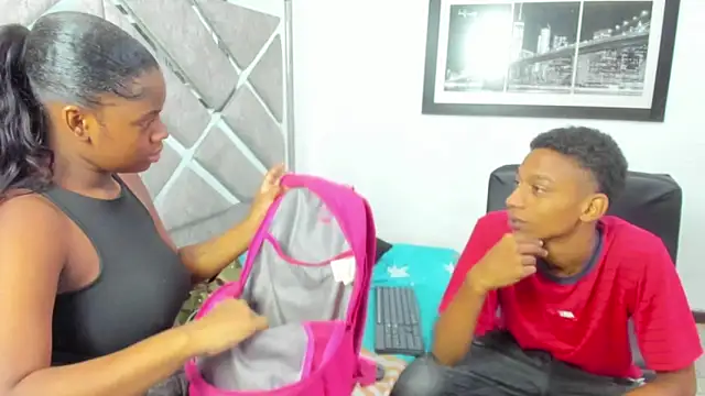 Snapshot of EvaxEmma chatting on February 7, 1:52 pm EvaxEmma online show from February 7, 1:52 pm