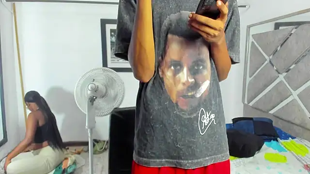 EvaxEmma online show from December 16, 1:26 pm