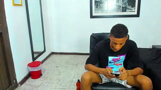 EvaxEmma online show from October 28, 3:11 pm