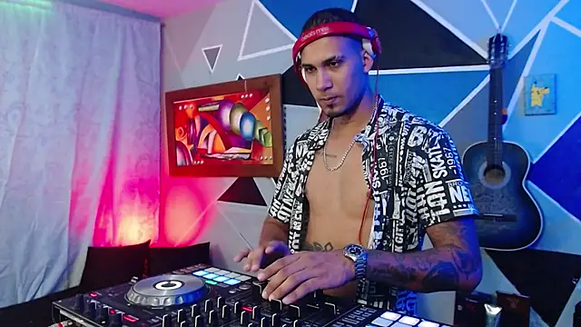 MagnusFrost online show from February 20, 8:33 pm