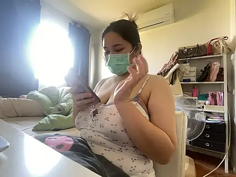 Snapshot of iamMalixxx chatting on February 2, 7:52 am iamMalixxx online show from February 2, 7:52 am