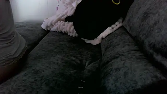 iamMalixxx online show from April 11, 7:45 am