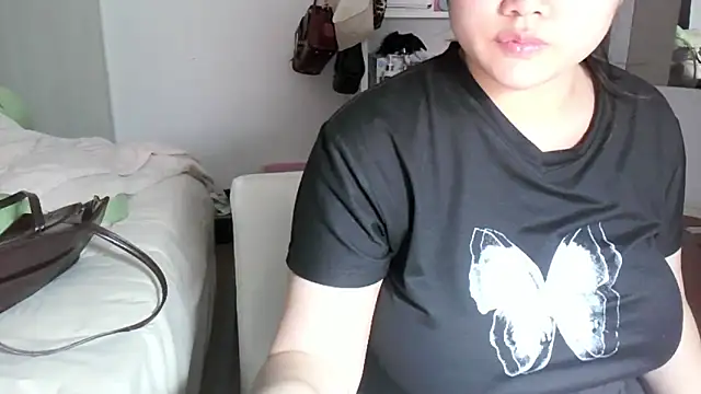 iamMalixxx online show from March 26, 2:15 pm