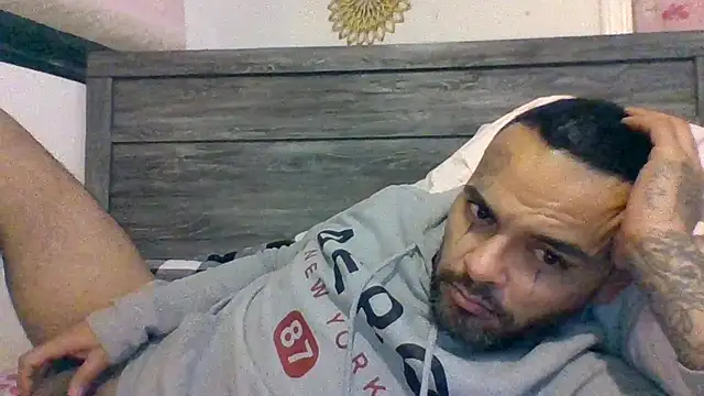 Snapshot of Houstonslong1 chatting on January 19, 11:12 am Houstonslong1 online show from January 19, 11:12 am