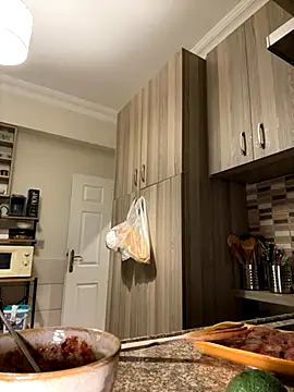 yaprakmericc online show from November 23, 4:39 pm